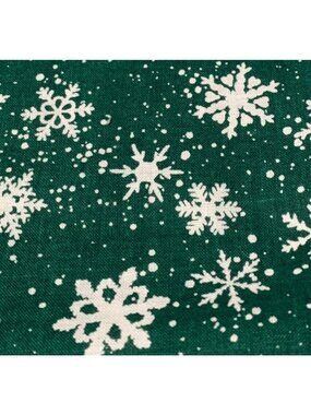 Green White Snowflake Cotton Fabric 1/2 yard x 44" Craft Sewing Quilting Hallmar